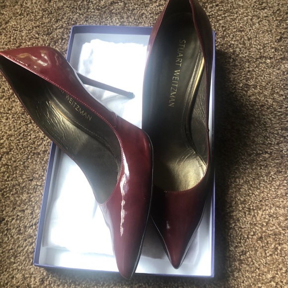 Authentic Stuart Weitzman burgundy pumps size 9.5